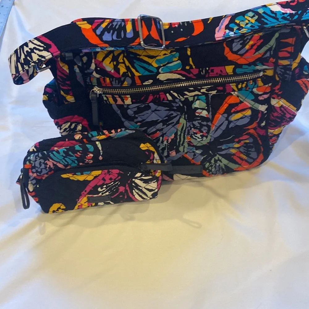 Vera Bradley Butterfly Quilted X body Super Nice condition Bonus matching bag - Picture 3 of 15